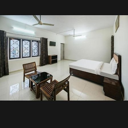Zora Park Luxury Rooms 비사카파트남 외부 사진